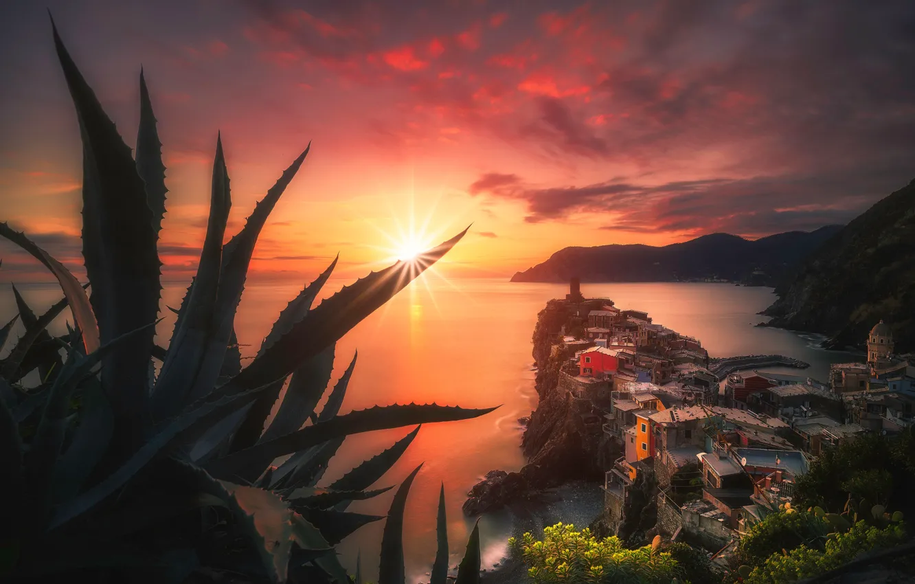 Photo wallpaper sea, the sun, light, rocks, home, al