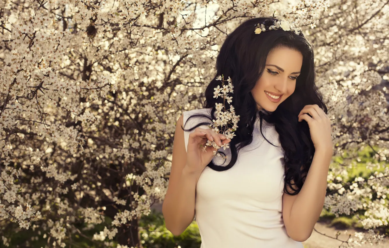 Photo wallpaper girl, trees, joy, flowers, branches, mood, makeup, garden