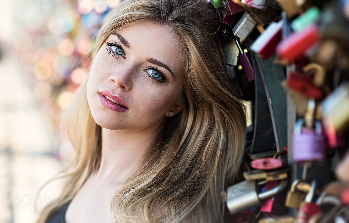 Photo wallpaper look, close-up, castle, model, portrait, makeup, hairstyle, blonde