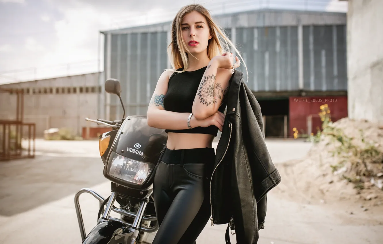 Photo wallpaper look, girl, pose, model, portrait, makeup, figure, tattoo