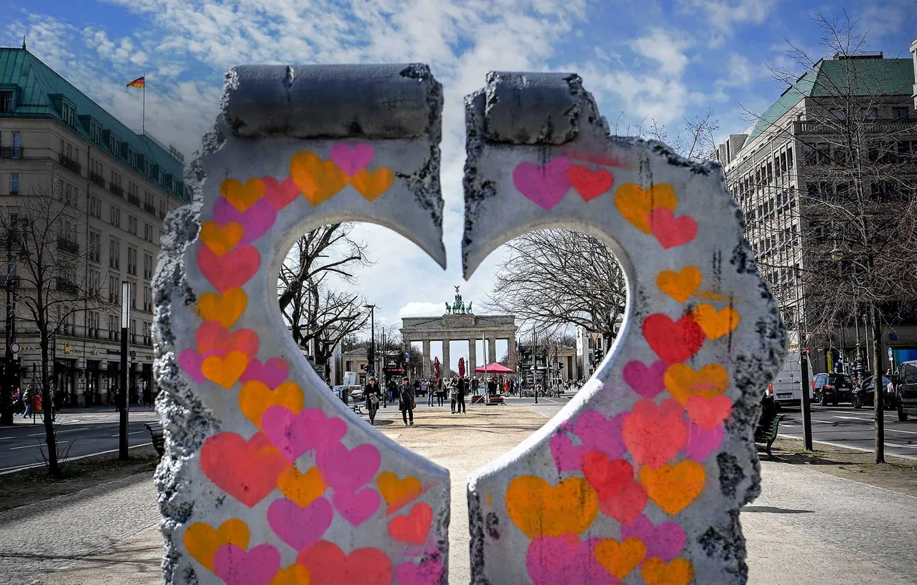 Photo wallpaper heart, Germany, Berlin, installation, Brandenburg gate
