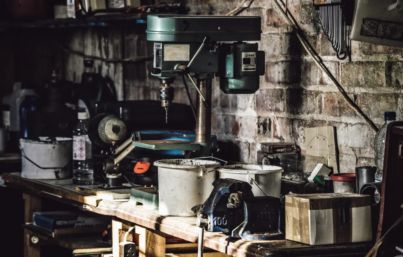 Photo wallpaper tools, Workshop, mounted Cheeser table