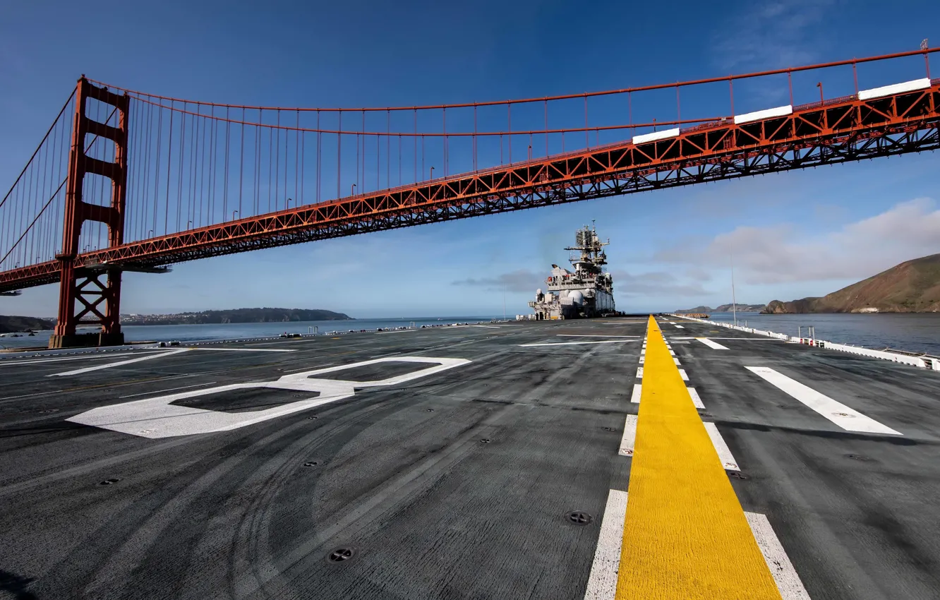 Photo wallpaper amphibious assault ship, LHD 8, USS Makin Island, San Francisco Bay