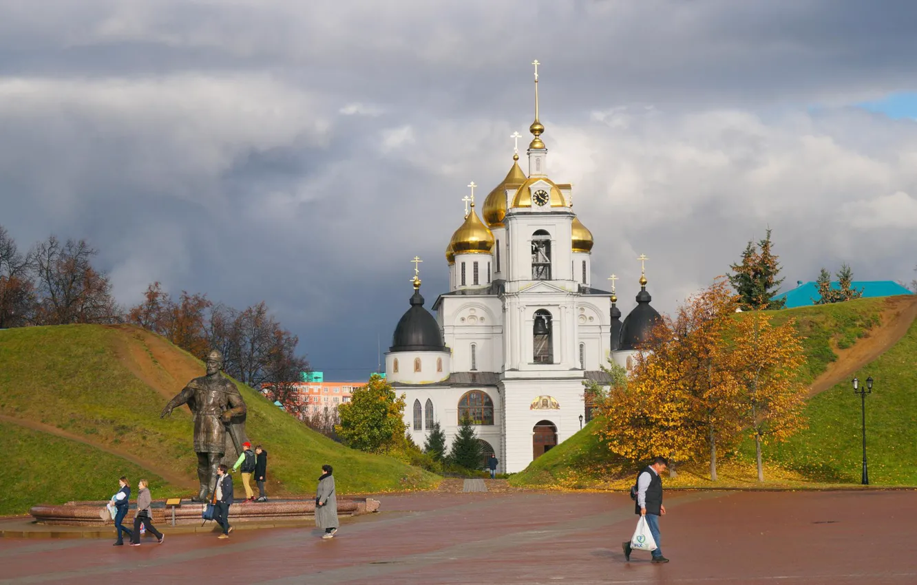 Photo wallpaper autumn, landscape, clouds, the city, monument, the dome, Shaft, The Cathedral of the assumption