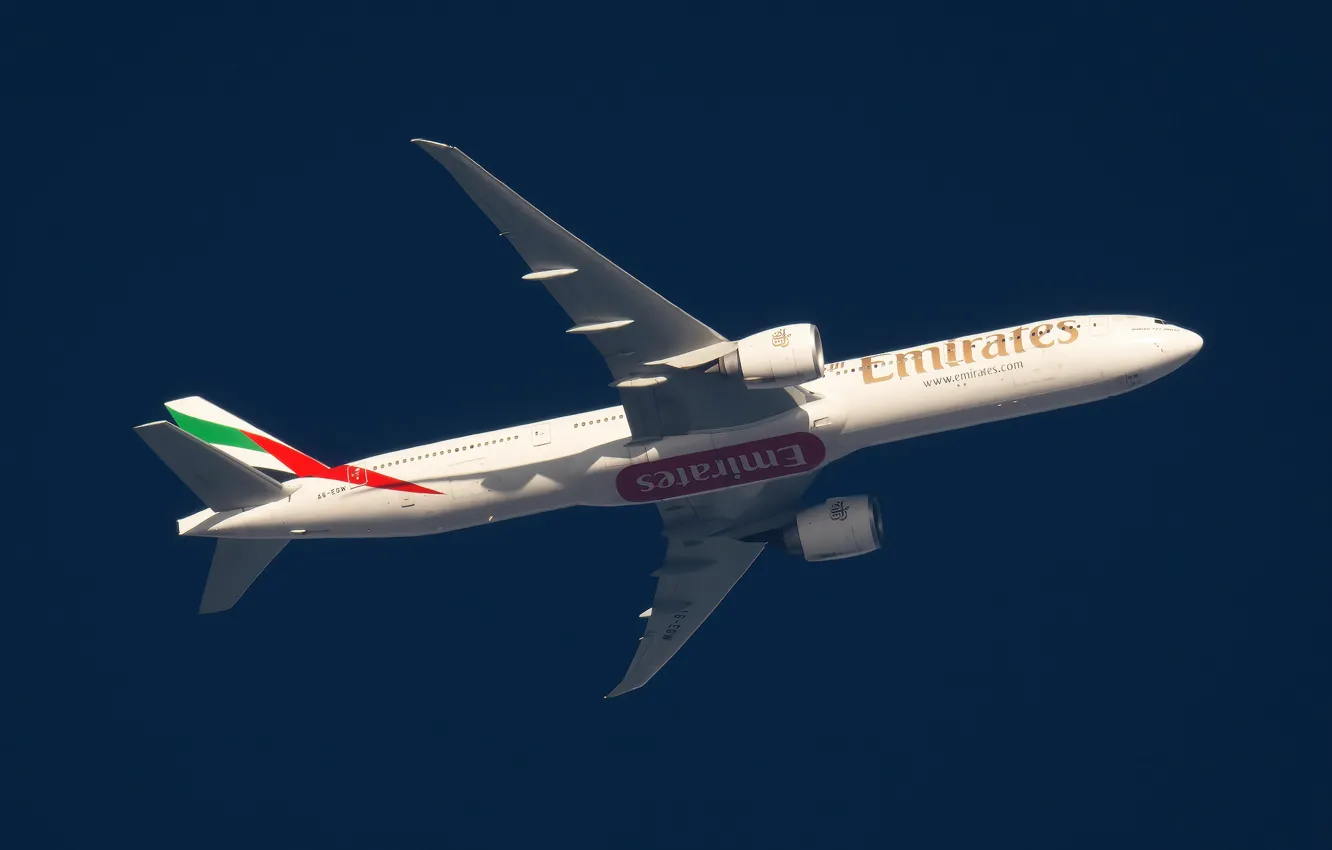 Photo wallpaper The plane, Boeing, Boeing 777, Airliner, In flight, Emirates Airlines, Boeing 777-300