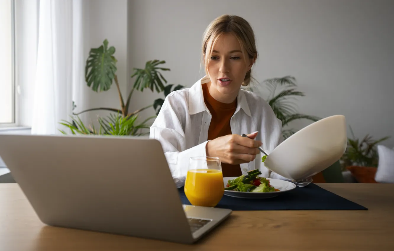 Photo wallpaper female, Having, cooking, Chief