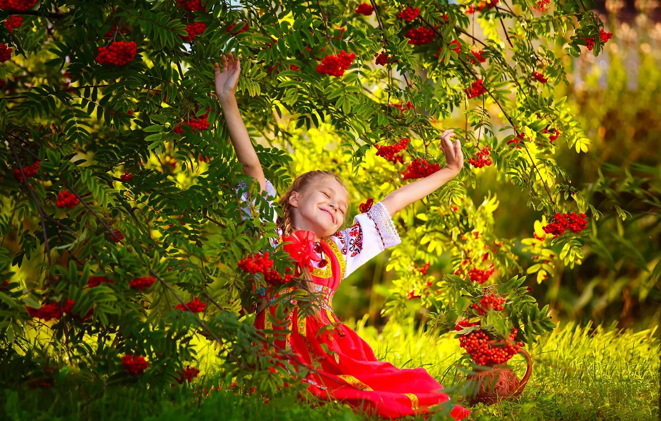 Photo wallpaper autumn, pose, smile, berries, hands, girl, Rowan, stretching