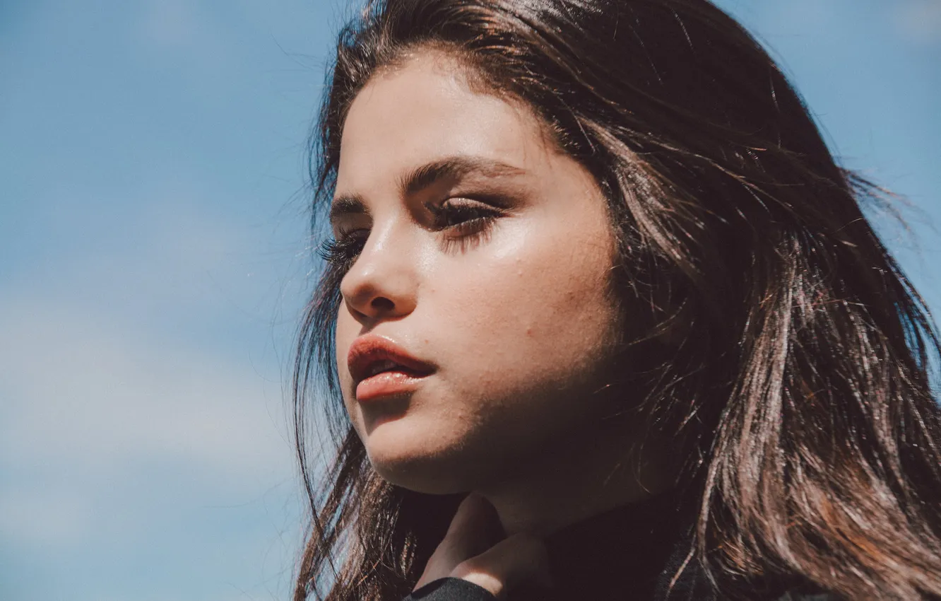 Photo wallpaper the sky, face, photo, actress, brunette, singer, Selena Gomez, closeup