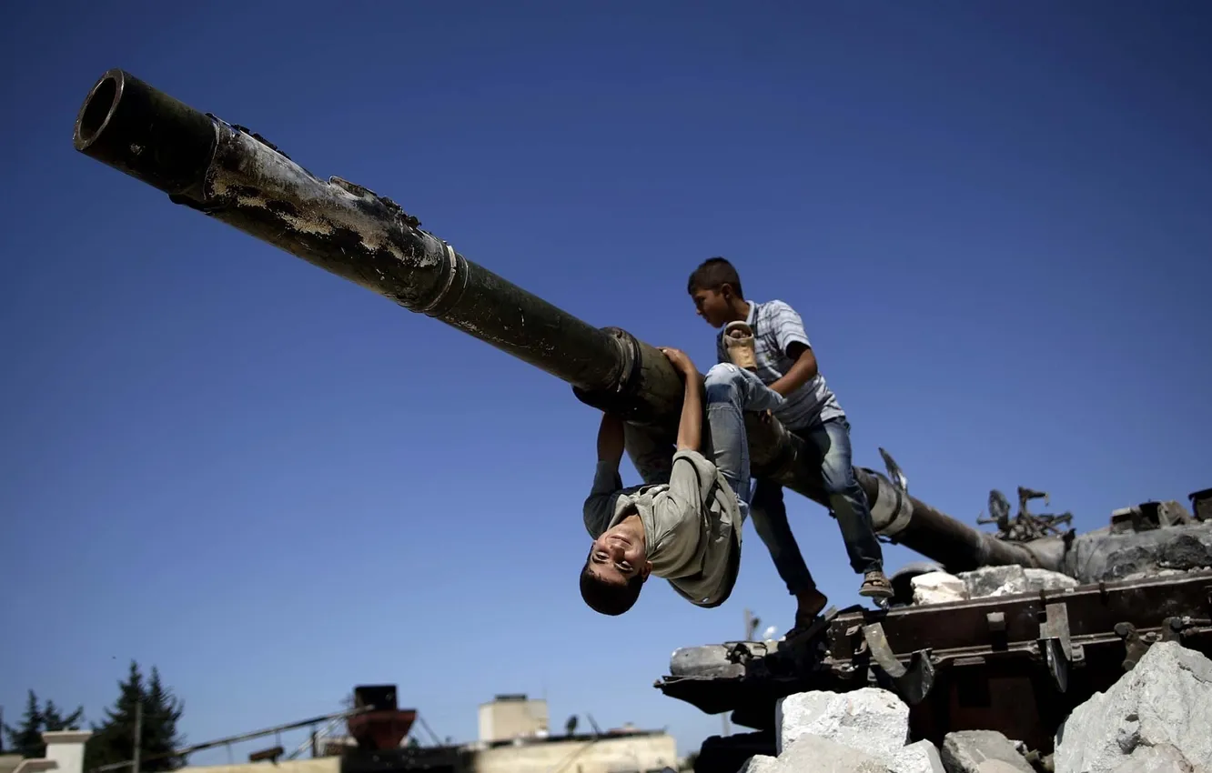 Photo wallpaper the sky, the wreckage, children, tank, gun, Syria, Syria