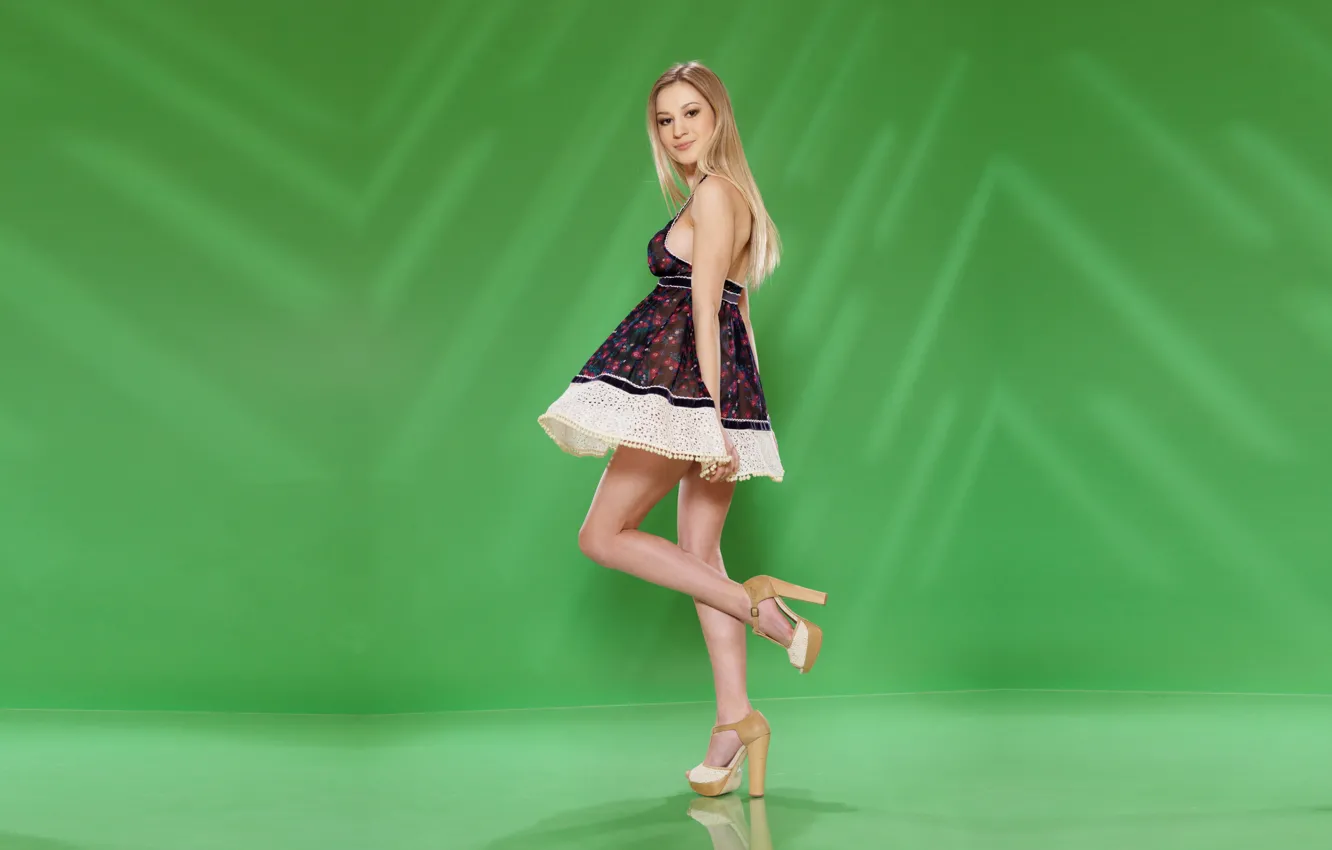 Photo wallpaper pose, model, green background, Candice B, short dress