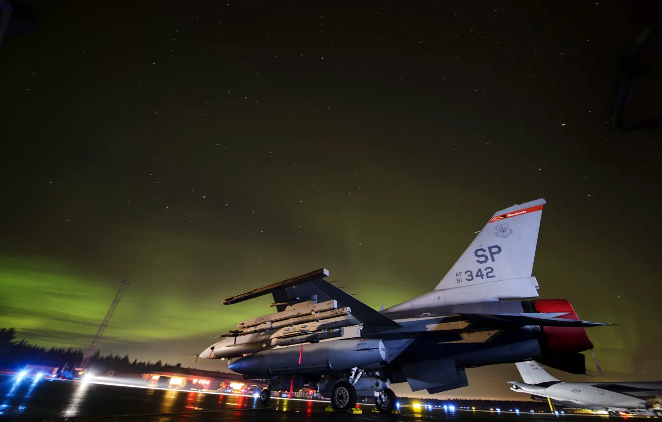 Photo wallpaper Northern lights, fighter, Sweden, USAF, F-16 Fighting Falcon