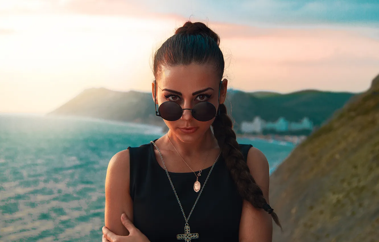 Photo wallpaper girl, summer, black, sea, view, sun, beauty, face