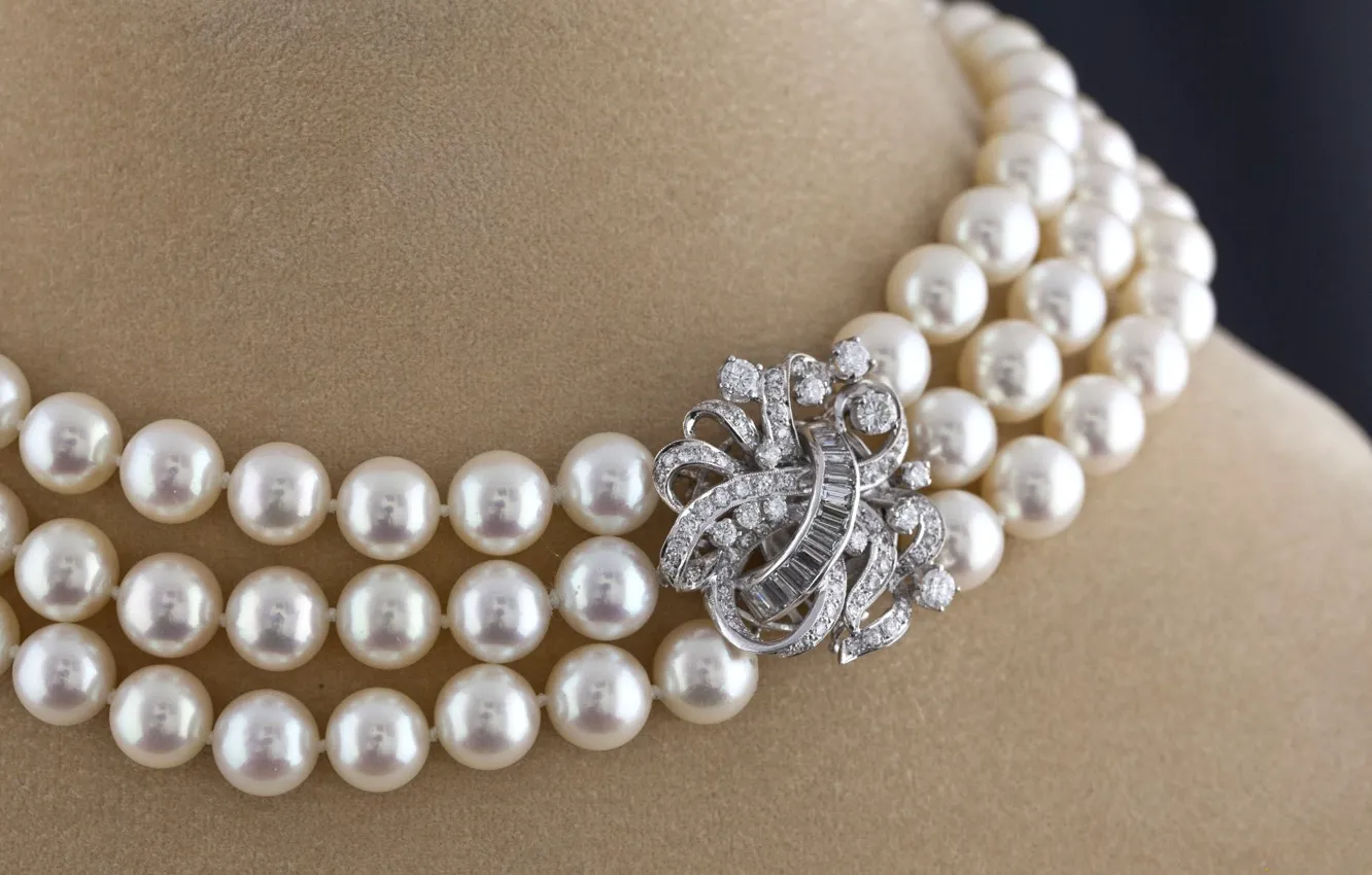 Photo wallpaper white, pearl, beads, neck