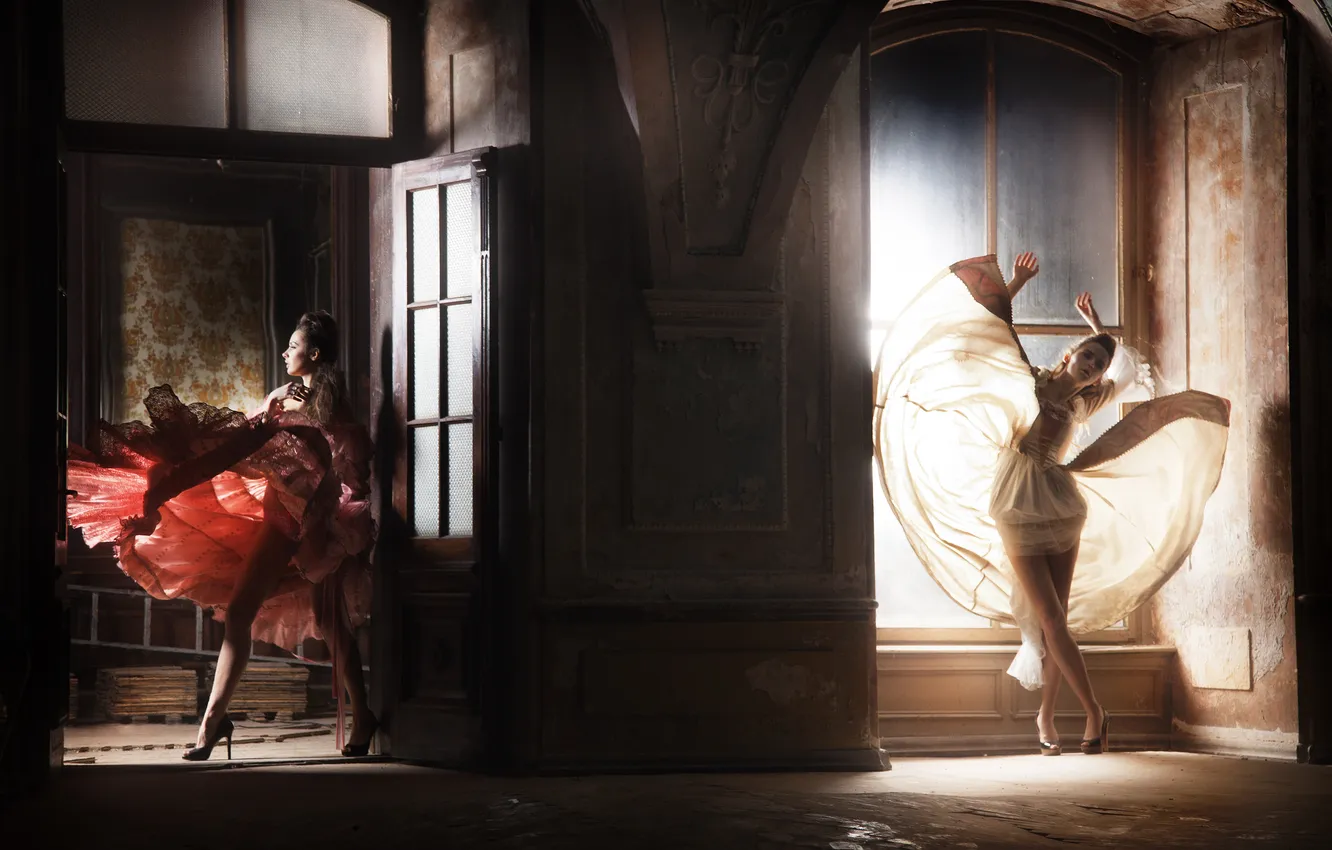 Photo wallpaper girl, dress, the door, window, shoes