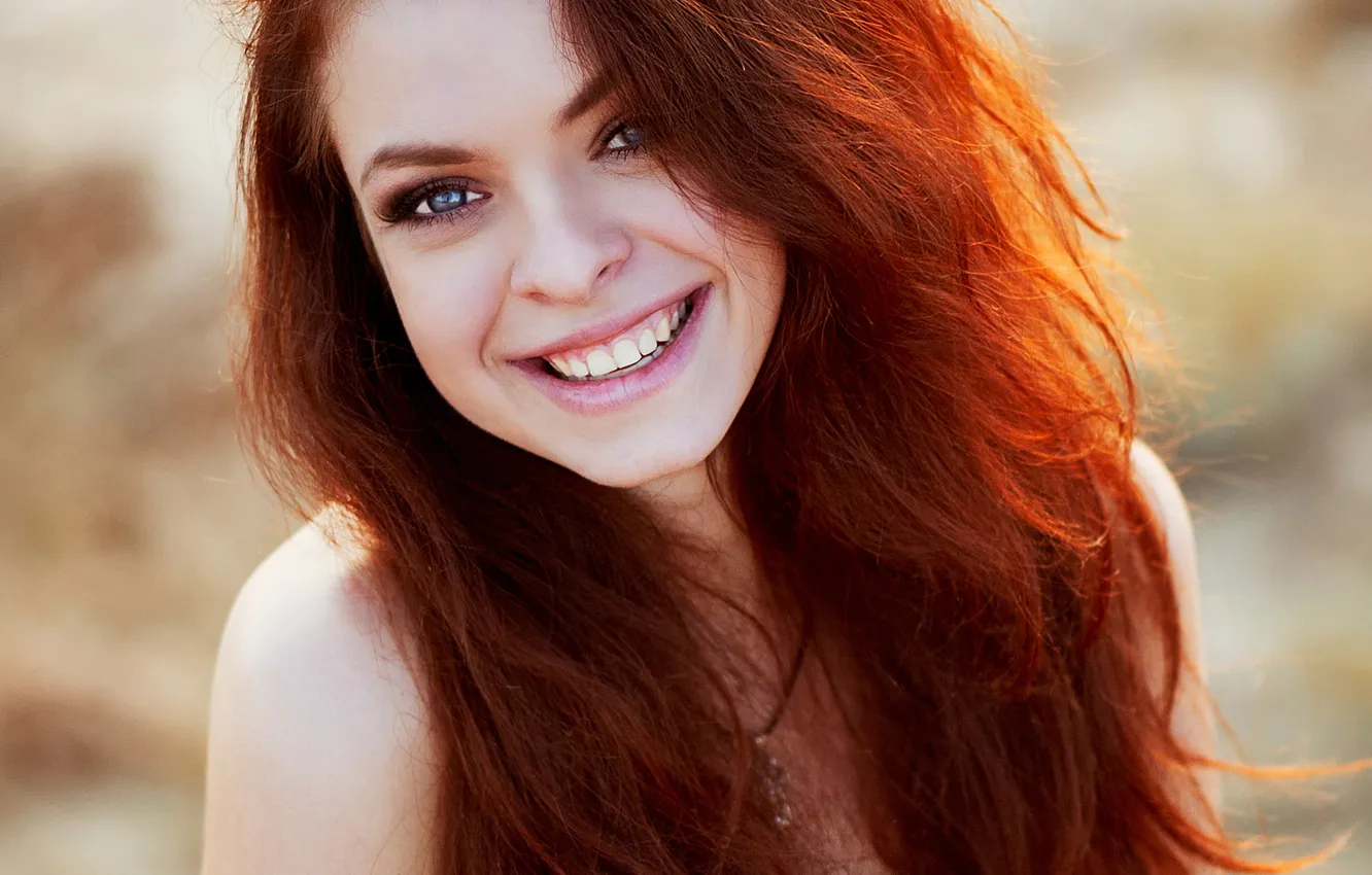 Photo wallpaper look, portrait, laughter, Maria, natural light