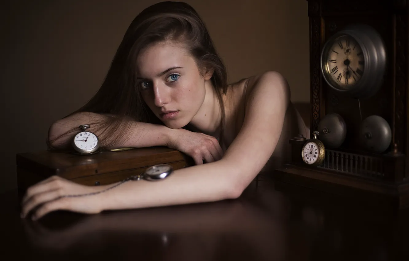 Photo wallpaper girl, watch, portrait