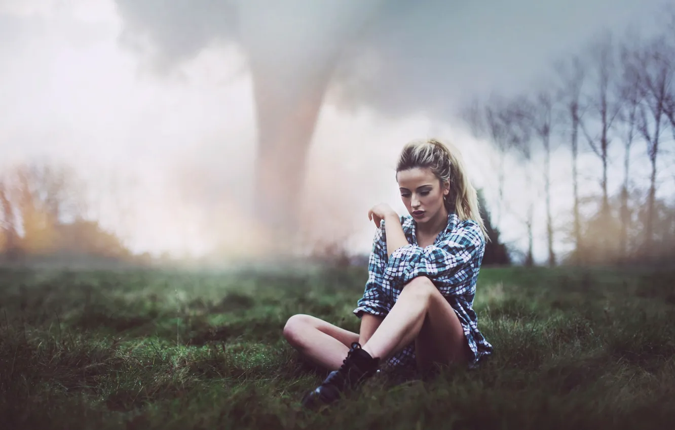 Photo wallpaper girl, tornado, tornado, A natural disaster, Natural Disaster