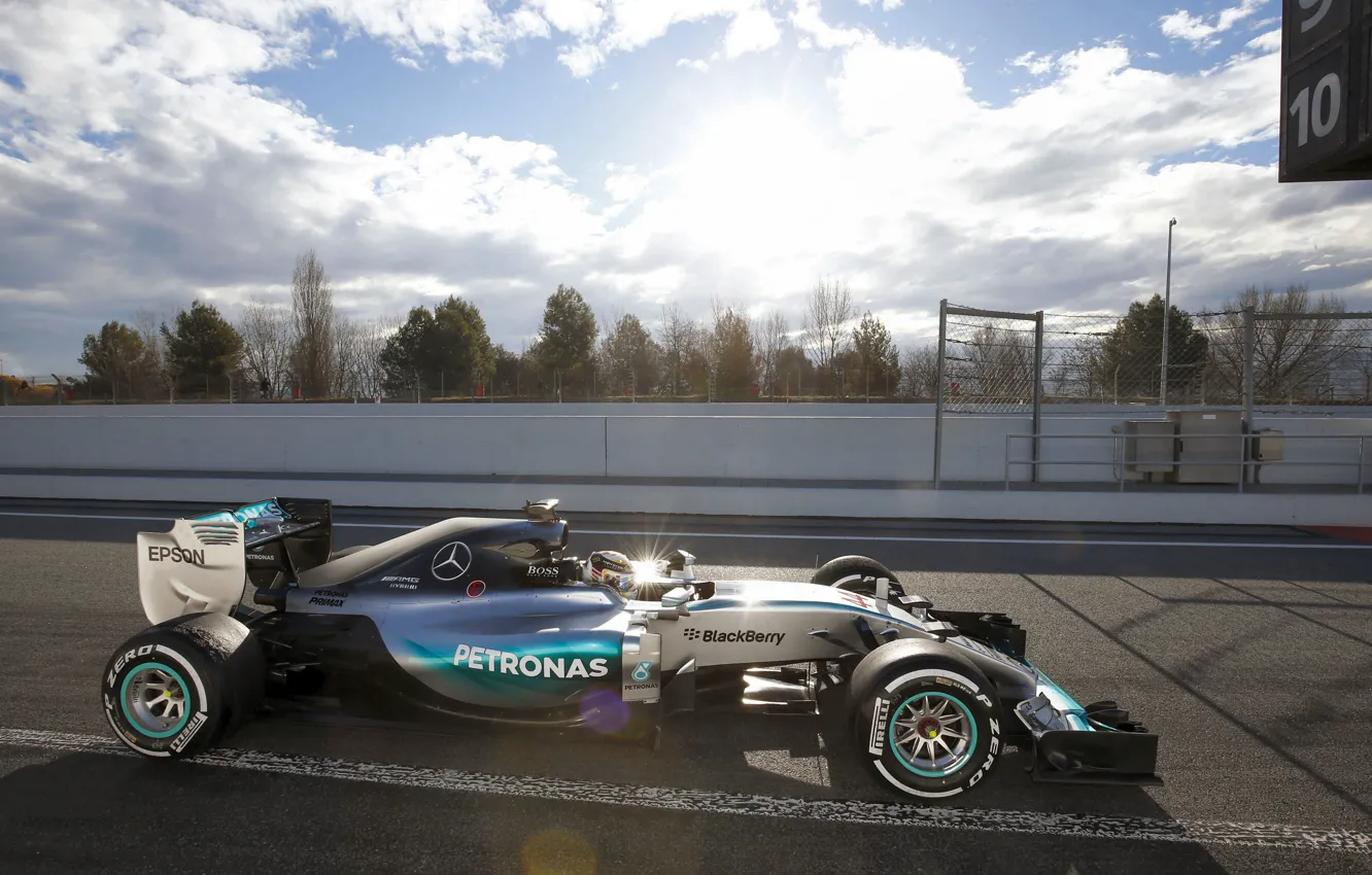 Photo wallpaper glare, Mercedes, Formula 1, AMG, Hamilton, tests, W06