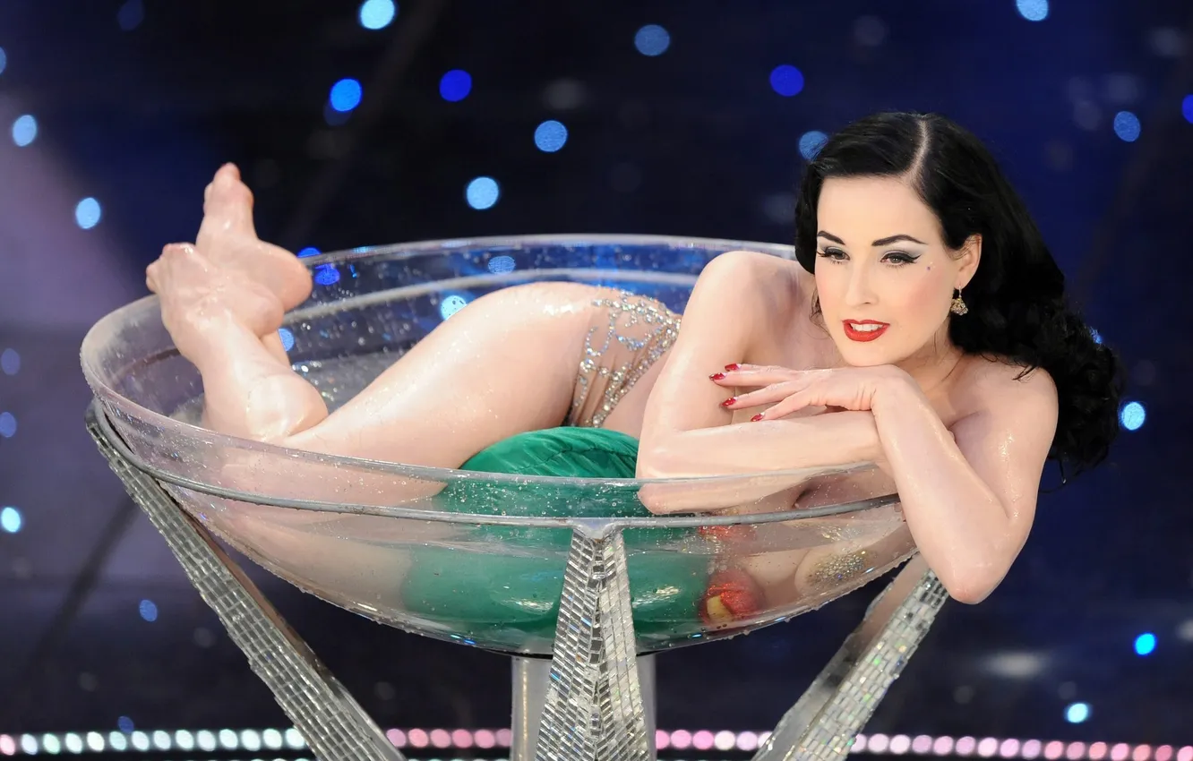 Photo wallpaper glass, champagne, Dita Von Teese