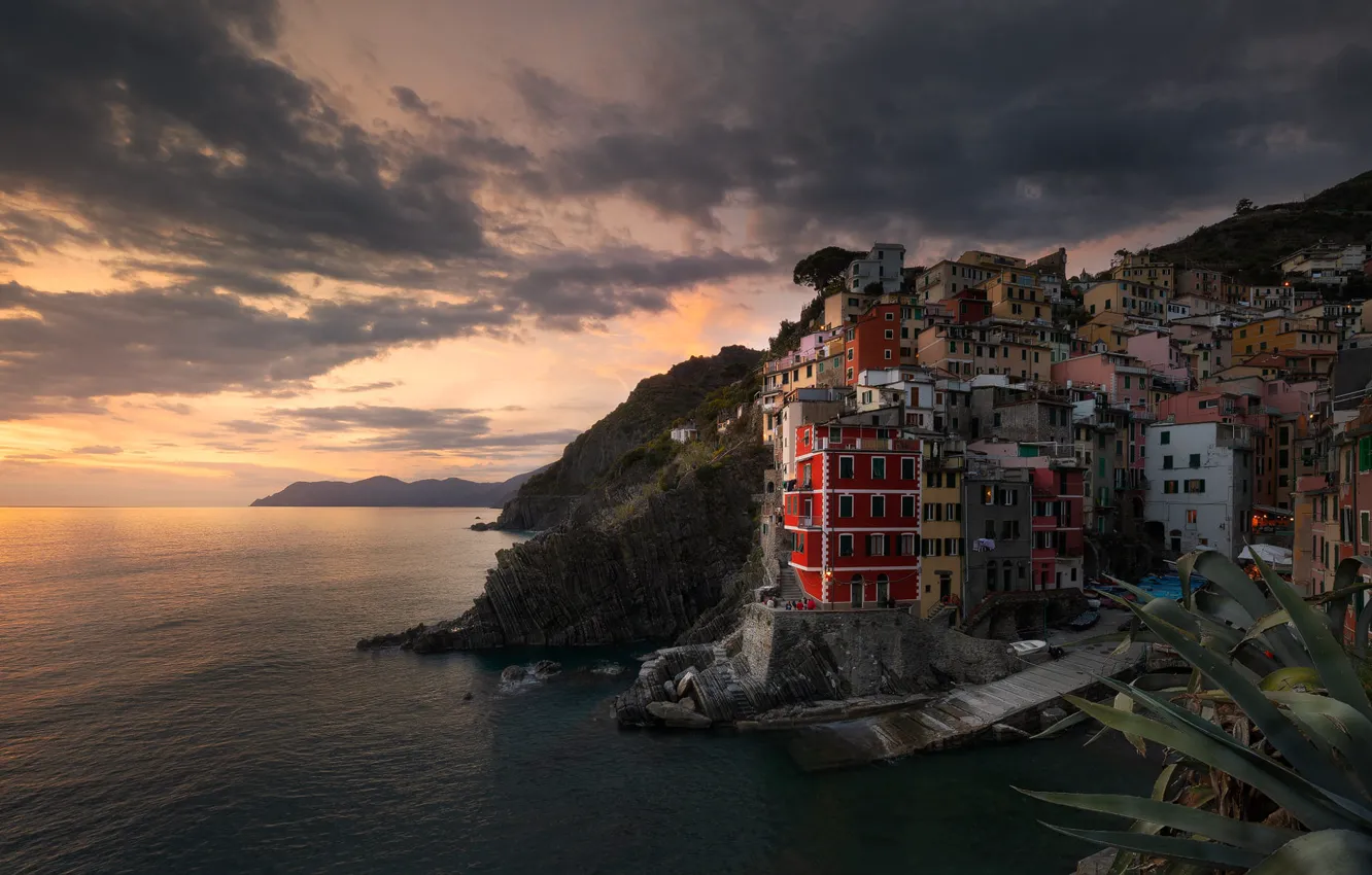 Photo wallpaper sea, clouds, the city, shore, home, Italy, Riomaggiore