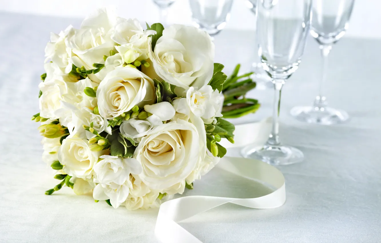 Photo wallpaper flowers, table, roses, bouquet, glasses, tape, white