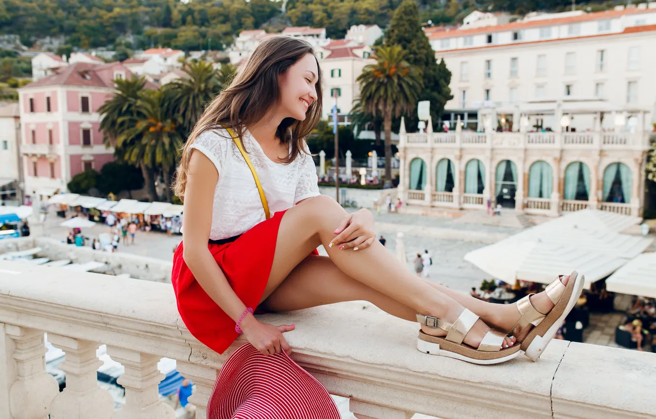 Photo wallpaper girl, golden, hat, lifestyle, Happy, Lady, Glamour, metallic