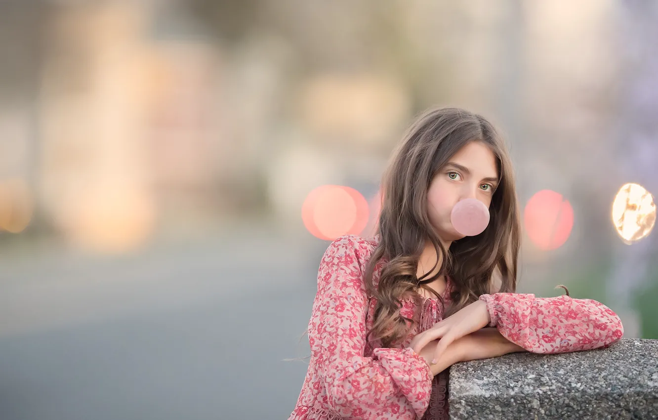 Photo wallpaper girl, chewing gum, Meg Bitton