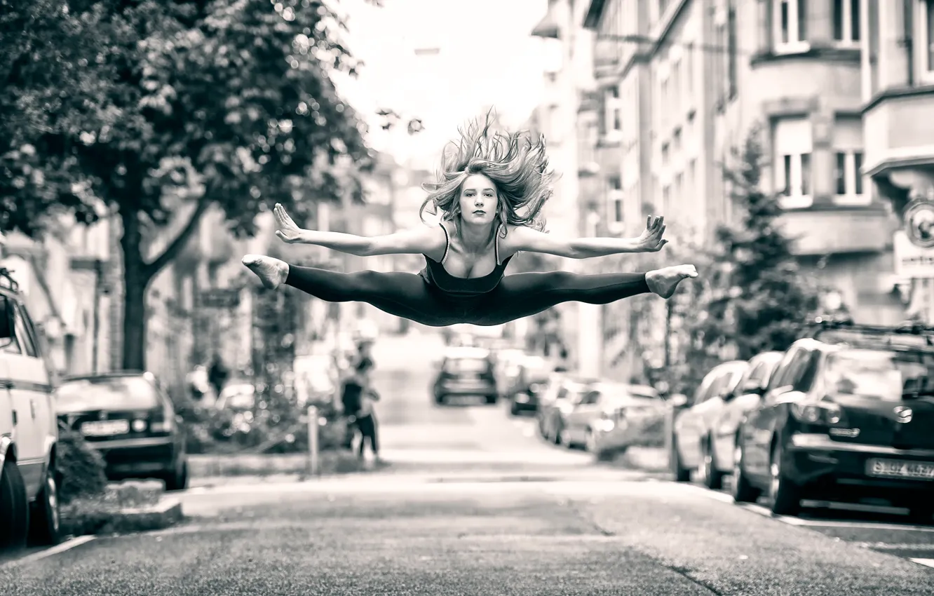 Photo wallpaper girl, the city, jump, street, dance, flight