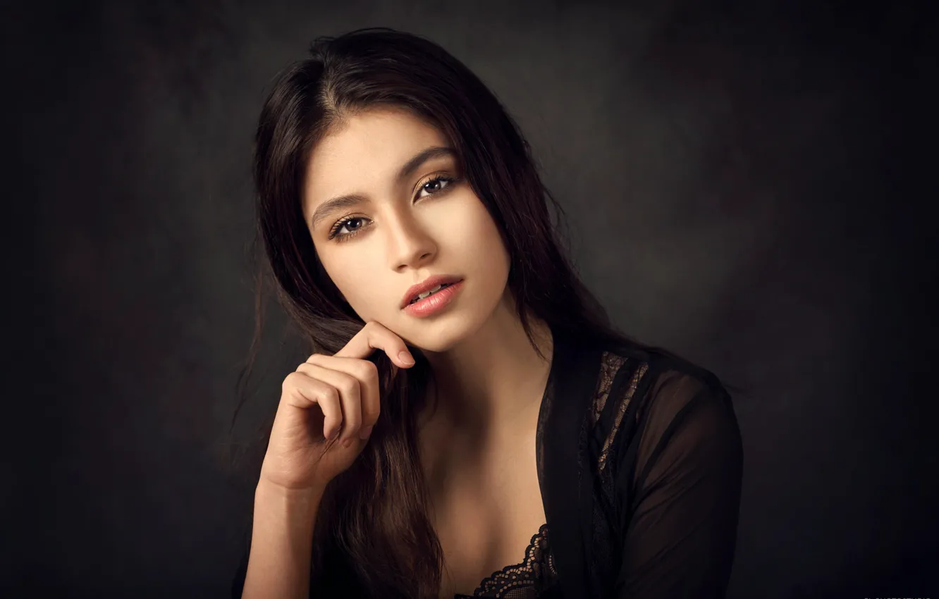 Photo wallpaper look, face, pose, background, model, portrait, hands, makeup