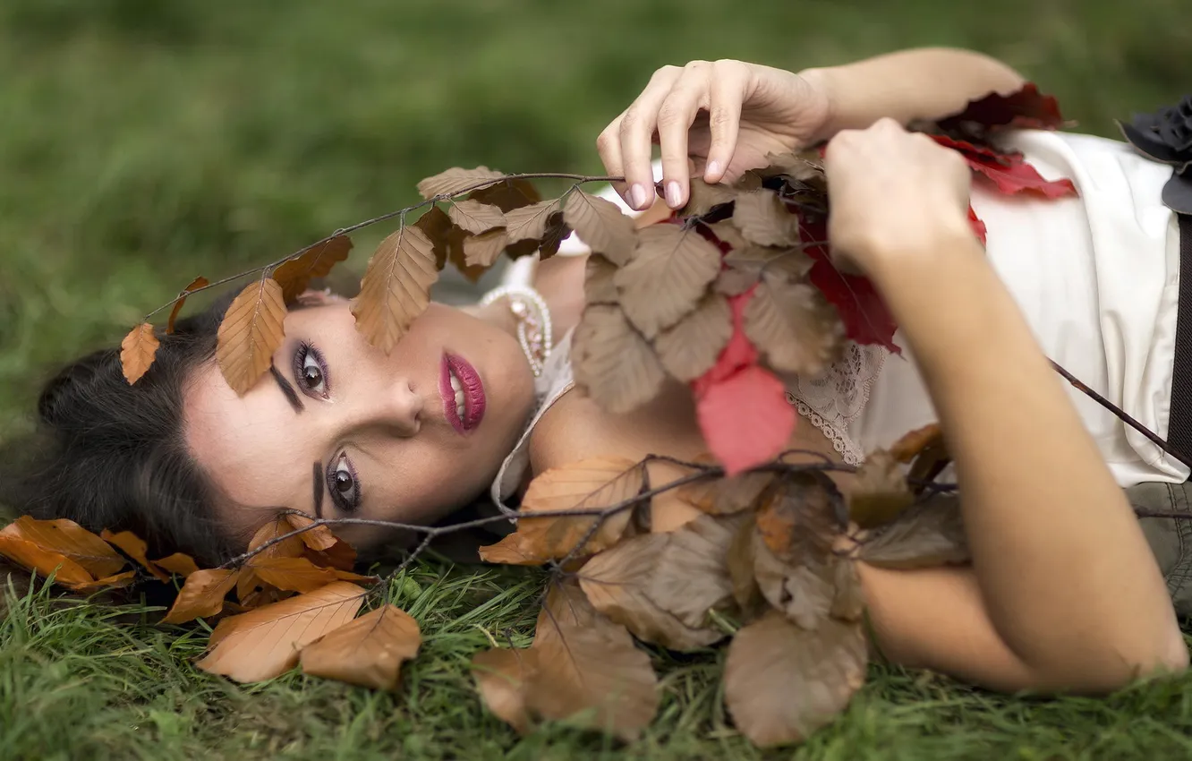 Photo wallpaper look, girl, branches