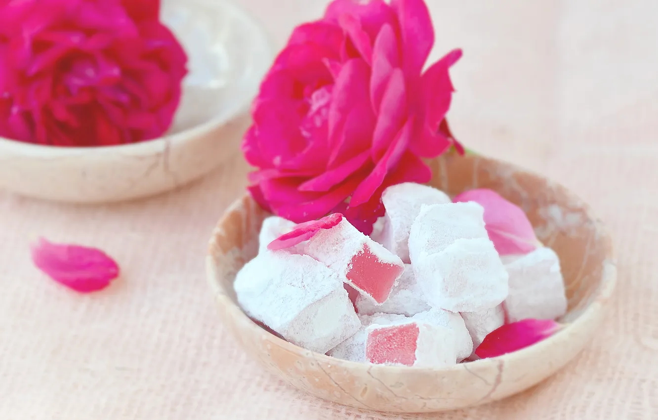 Photo wallpaper flowers, roses, sweets, marmalade, powdered sugar