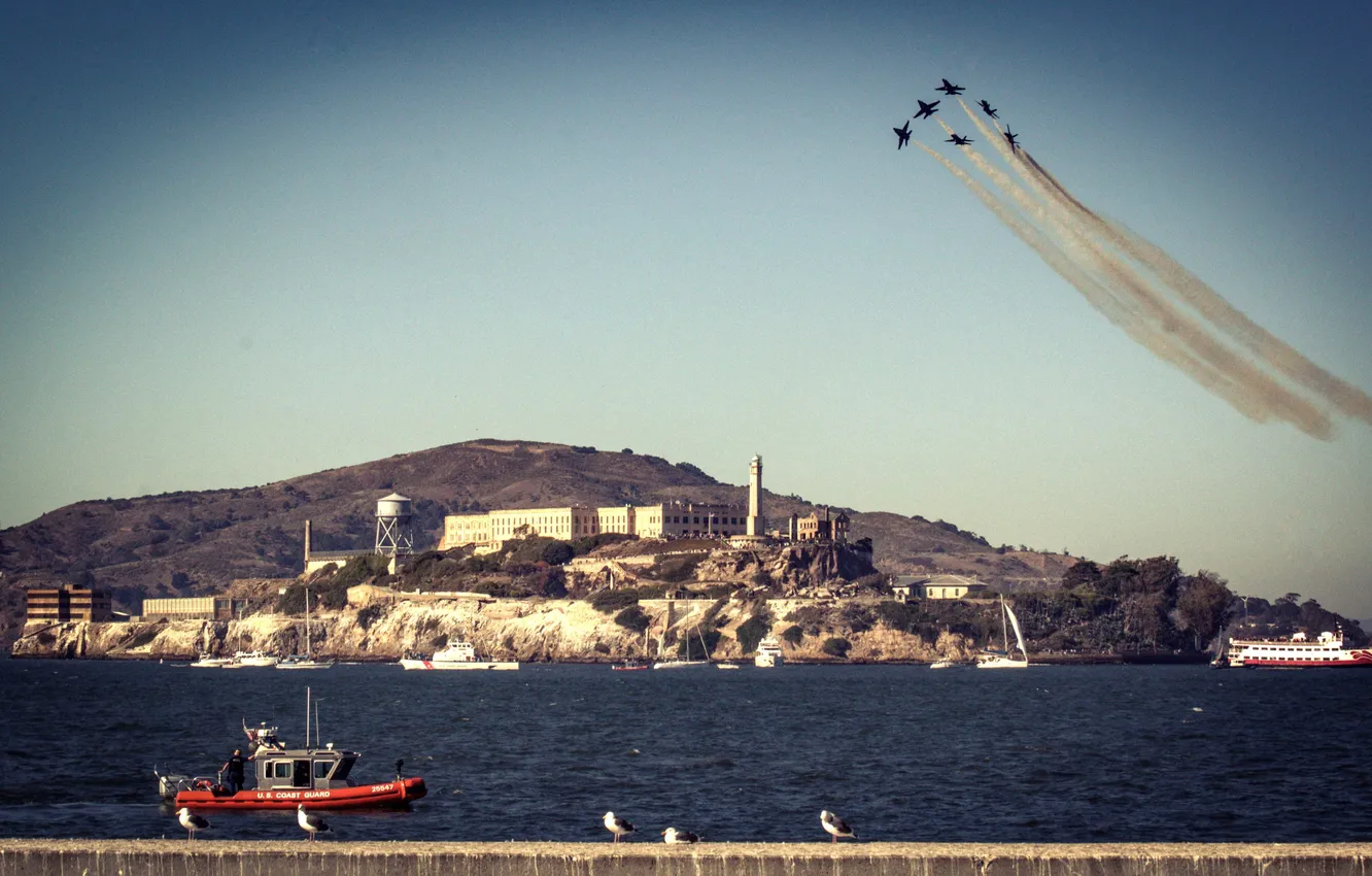 Photo wallpaper hills, boat, seagulls, CA, San Francisco, Alcatraz, United States, coast guard