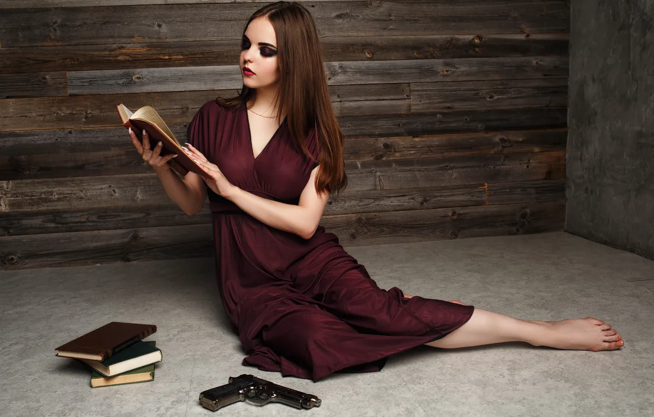 Photo wallpaper pose, gun, wall, model, books, portrait, makeup, figure