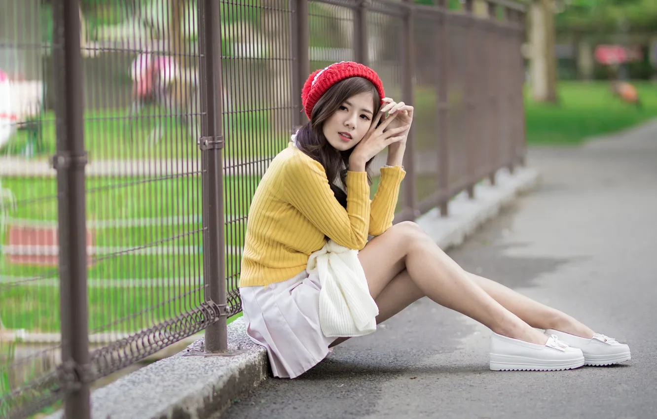 Photo wallpaper hat, the fence, Asian, sitting, blurred background