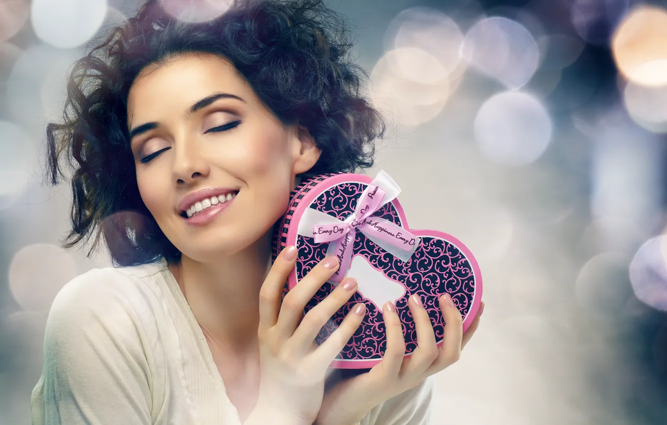 Photo wallpaper smile, glare, background, mood, box, gift, heart, makeup