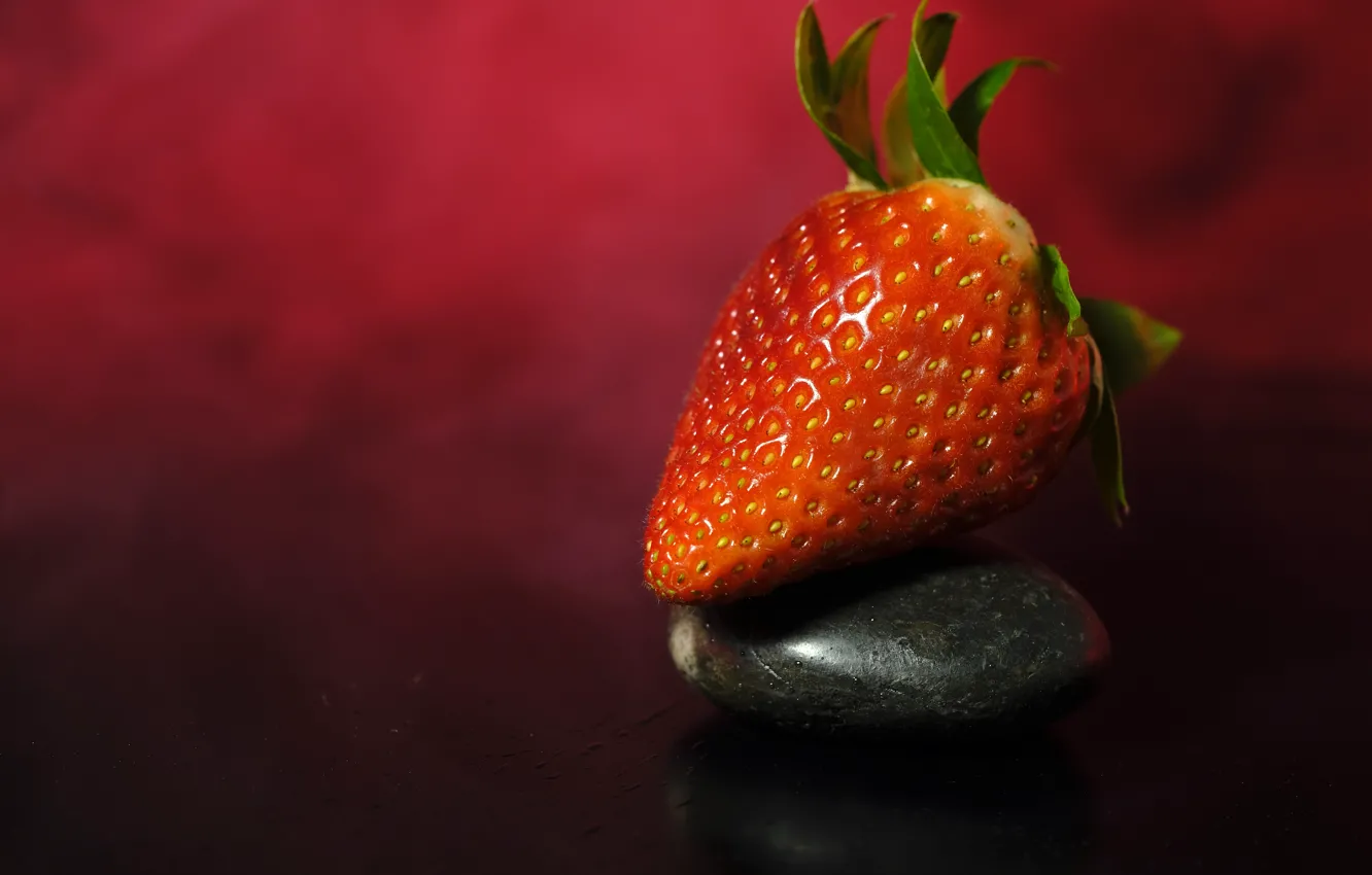 Photo wallpaper pebbles, berries, stones, background, one, strawberry, berry