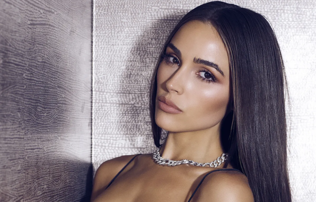 Photo wallpaper look, girl, model, portrait, makeup, chain, beautiful, Olivia Culpo