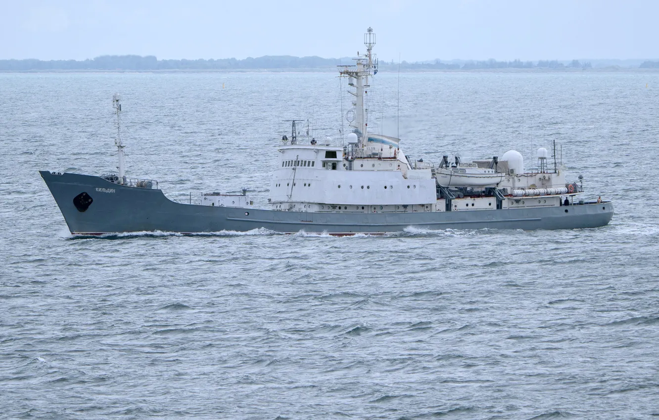 Photo wallpaper average, A reconnaissance ship, Kildin