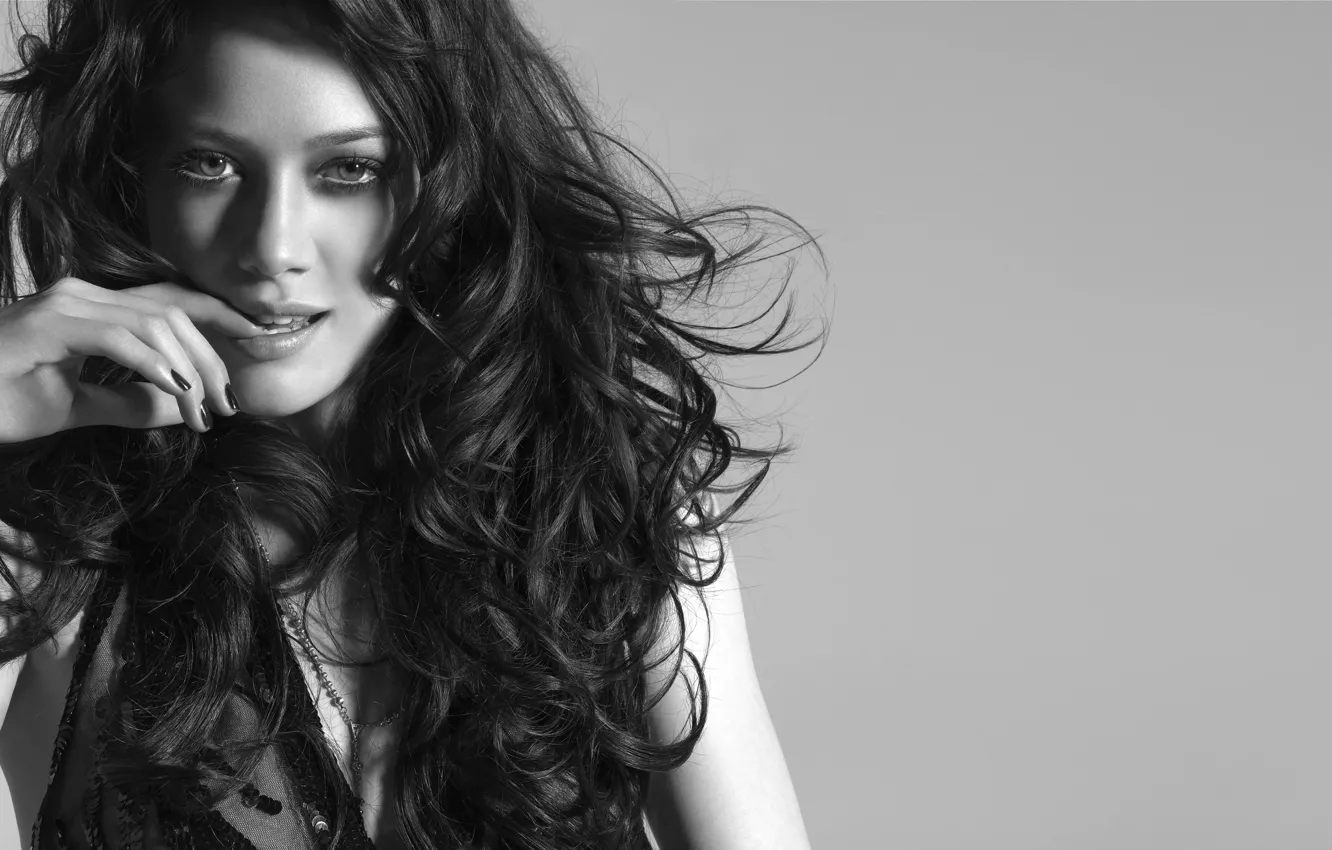 Photo wallpaper grey, Wallpaper, black, brunette, Hilary Duff, nails