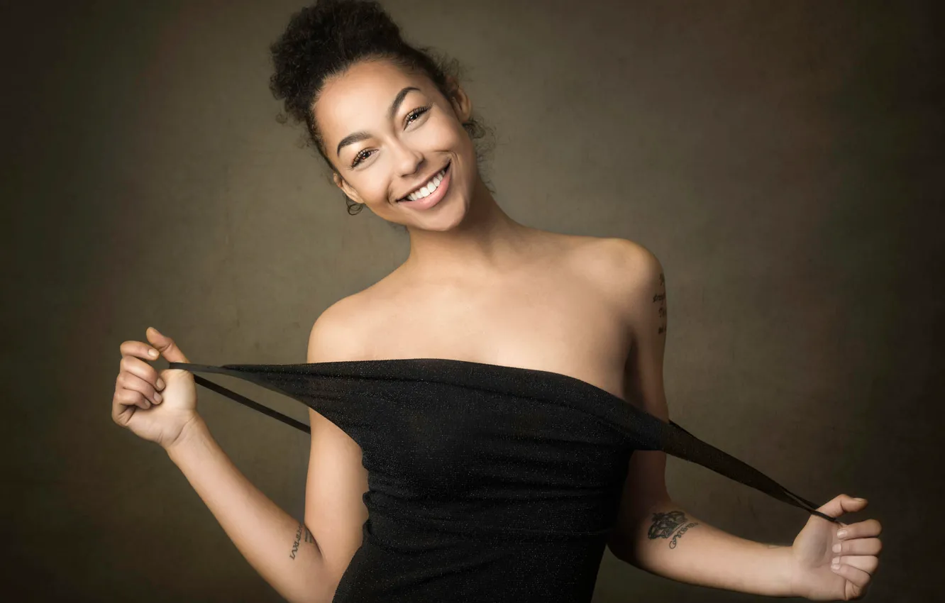 Photo wallpaper smile, tattoo, shoulders, Joachim Bergauer, Funny Time