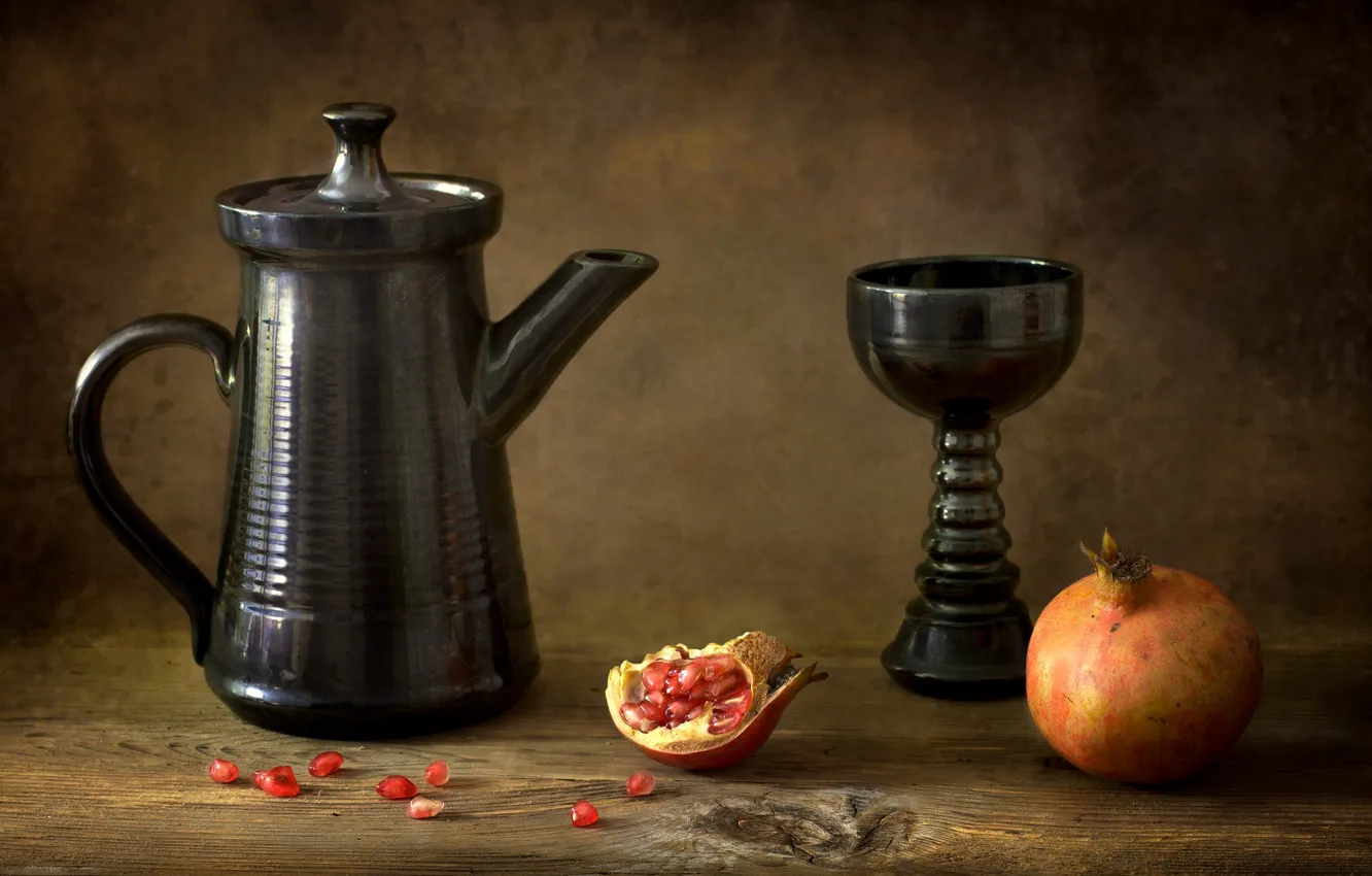 Photo wallpaper grain, dishes, garnet