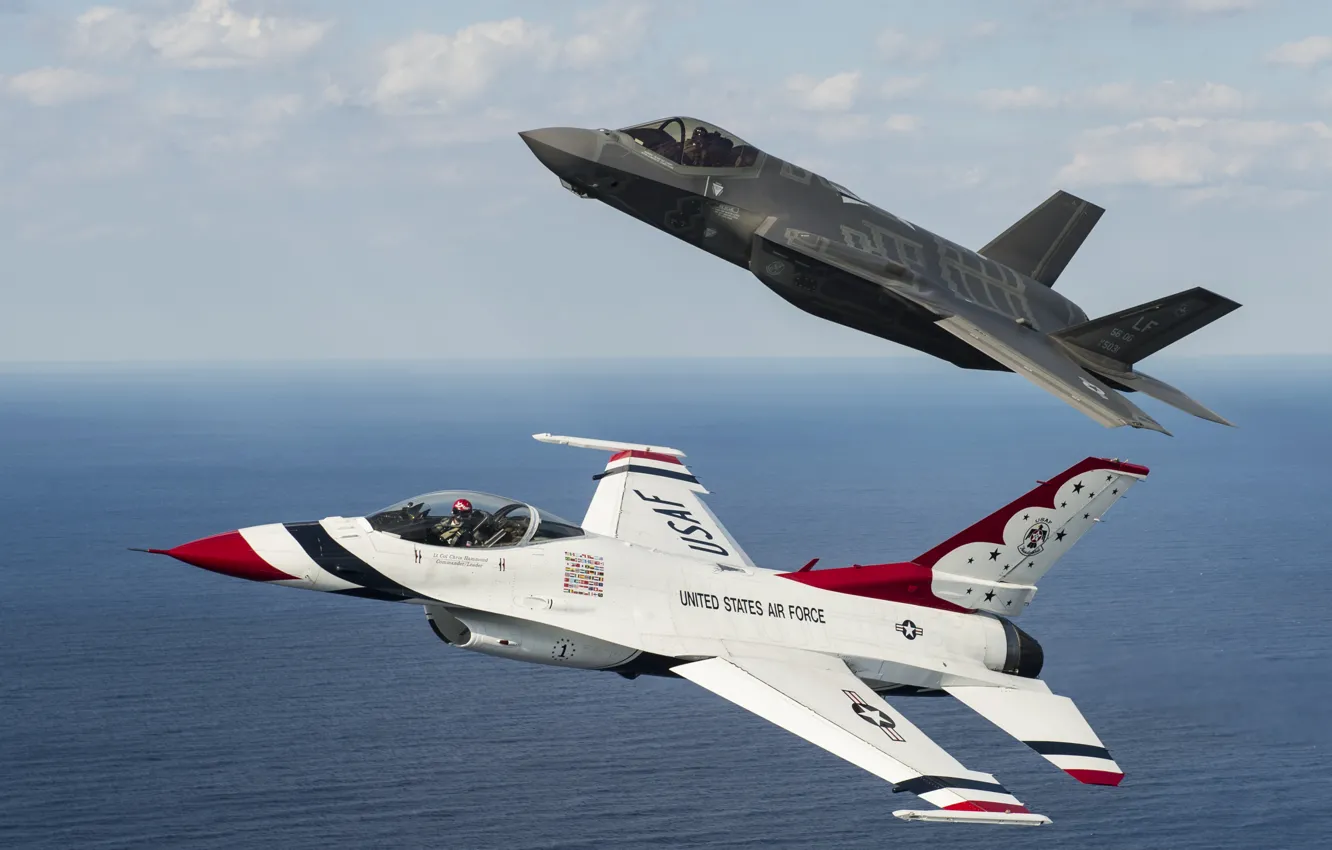 Photo wallpaper flight, fighters, F-16, Thunderbird, F-35A