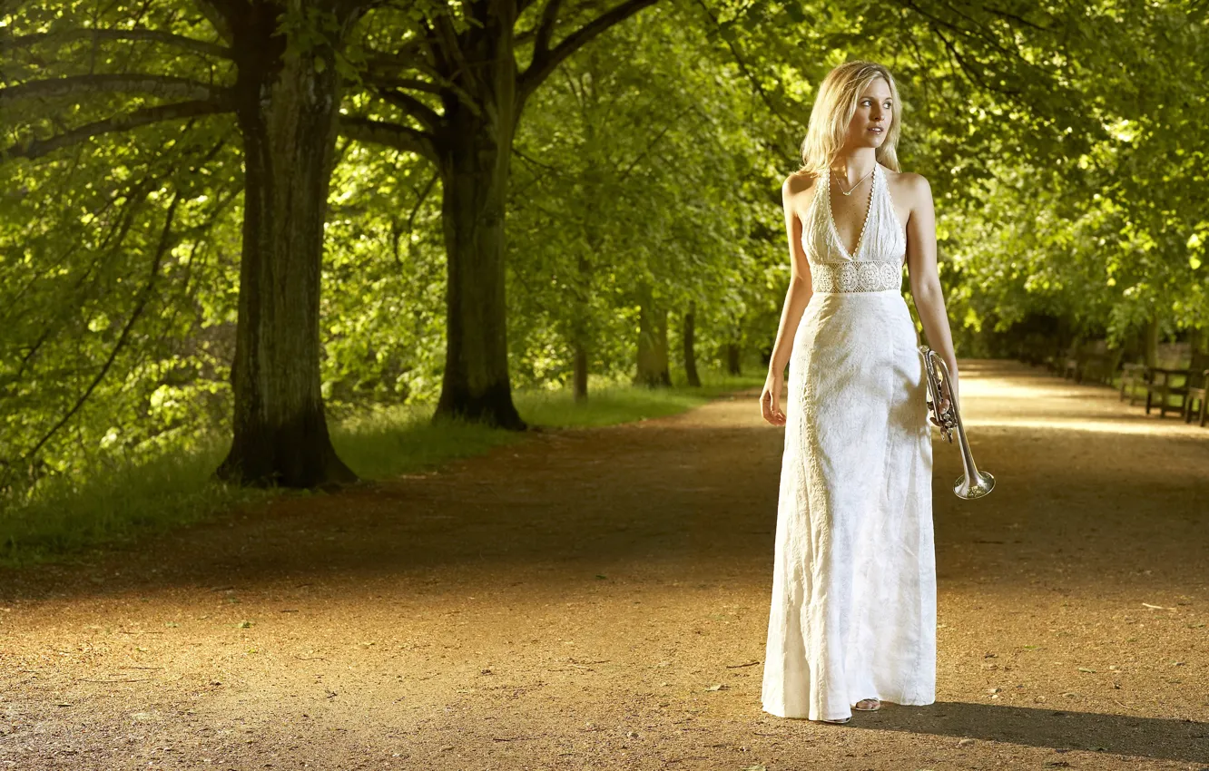 Photo wallpaper trees, park, English, Trumpet, Alison Balsom, Soloist