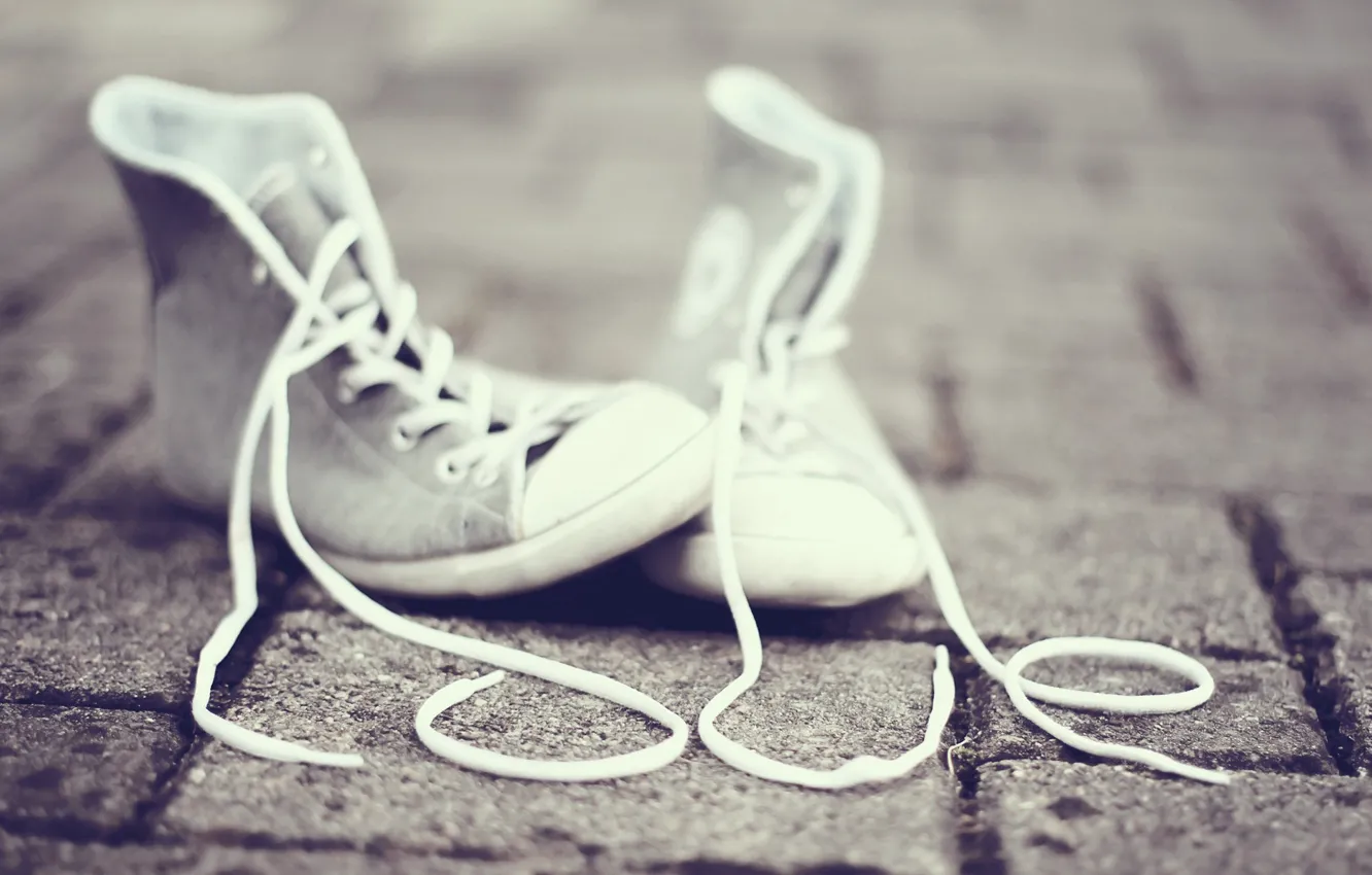 Photo wallpaper love, street, shoes, floor, love, laces, street, floor