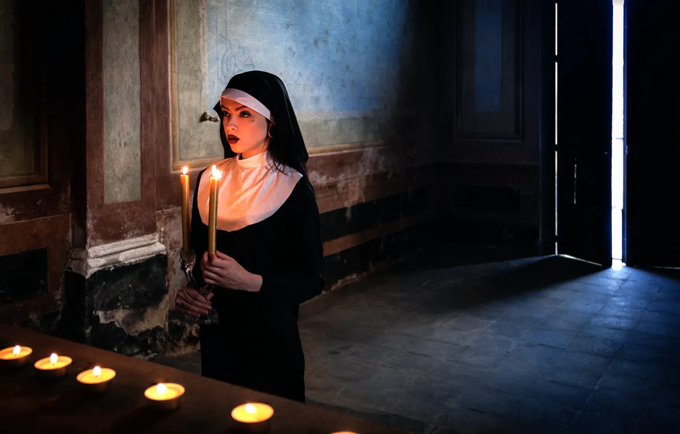 Photo wallpaper candles, nun, prayer