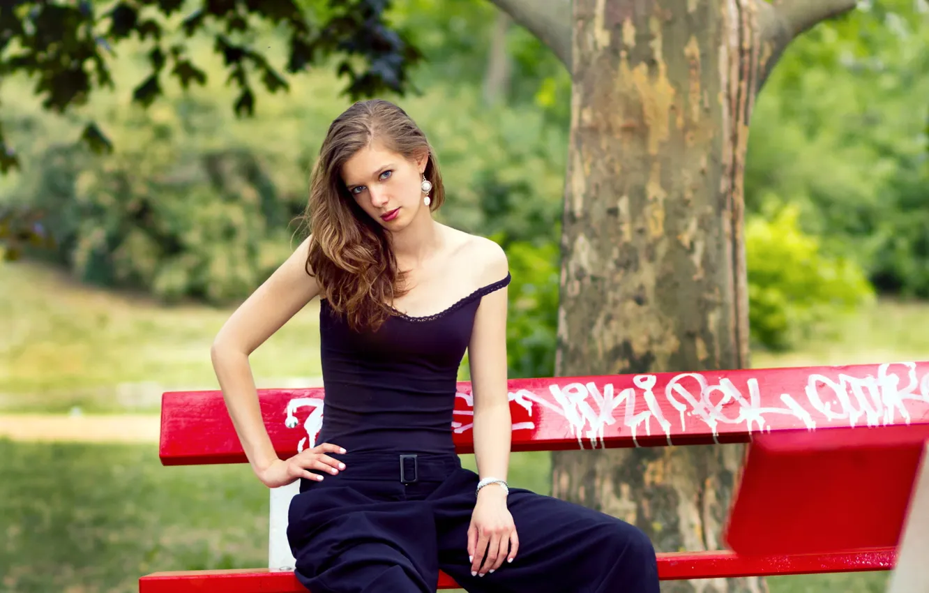 Photo wallpaper girl, portrait, bench