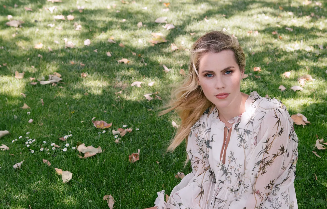 Photo wallpaper grass, Park, actress, blonde, Claire Holt