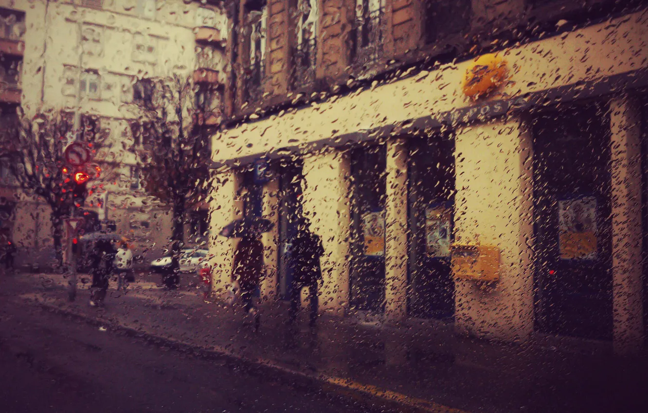 Photo wallpaper city, glass, street, people, red light, drops, umbrellas, traffic light