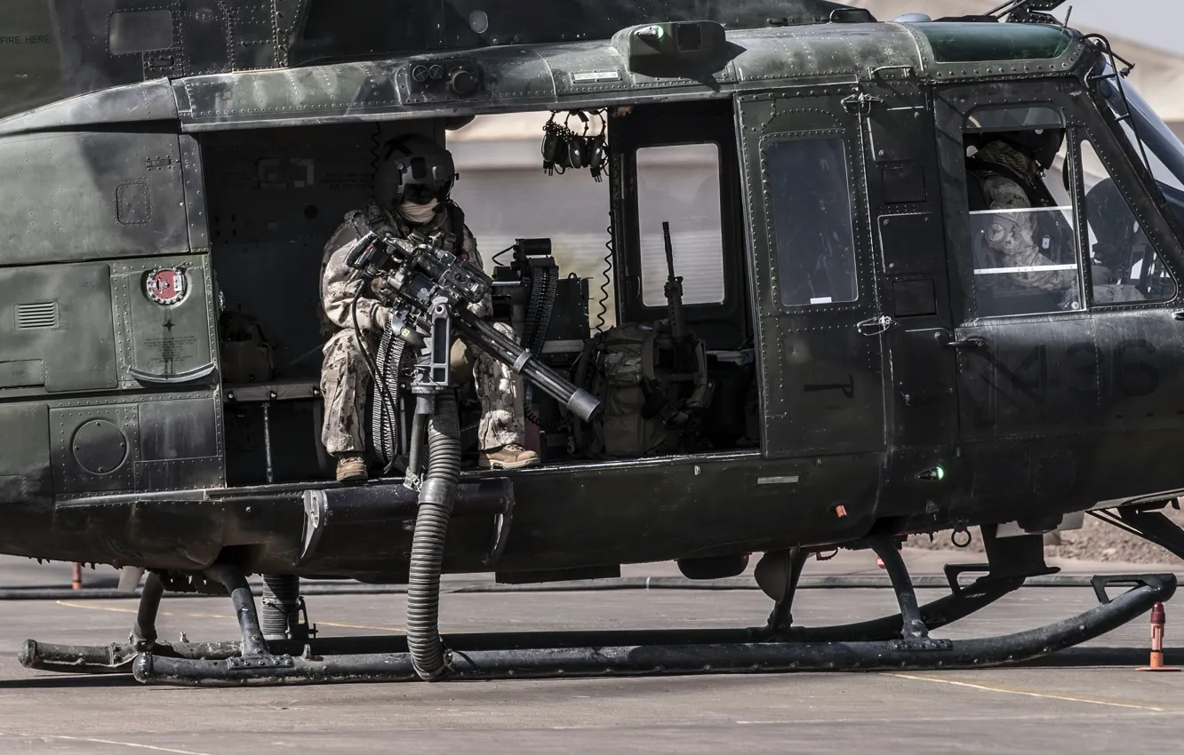 Photo wallpaper weapons, army, soldiers, CH-146 Griffon helicopter