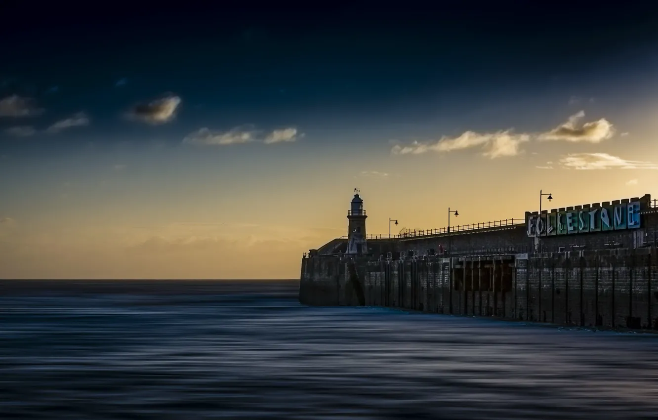 Photo wallpaper sea, night, lighthouse, Folkestone Harbour Wall